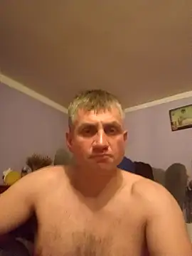 Snapshot of Gotowy40 chatting on December 5, 12:19 am Gotowy40 online show from December 5, 12:19 am