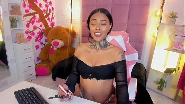 Snapshot of Lovely_celeste chatting on July 24, 12:58 pm Lovely celeste online show from July 24, 12:58 pm