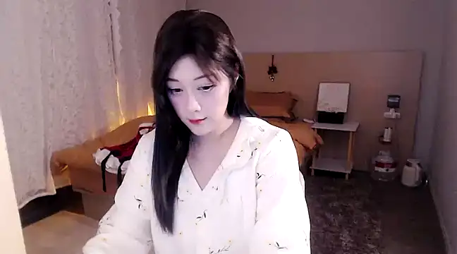 Snapshot of puppy-mango chatting on December 24, 2:33 pm puppy-mango online show from December 24, 2:33 pm