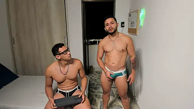 Snapshot of Travis_bakers chatting on February 24, 2:42 am Travis bakers online show from February 24, 2:42 am