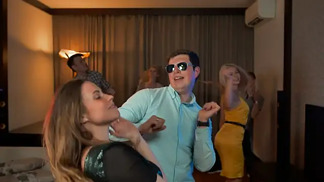 awesome anna online show from April 11, 7:13 am