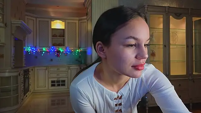 UdelaAshfield online show from December 23, 5:22 pm