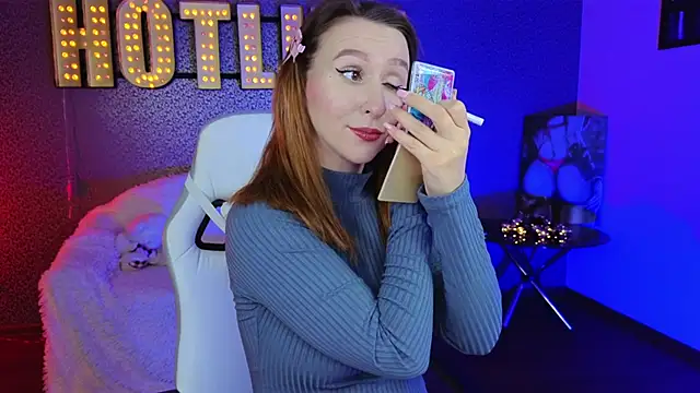 Snapshot of AliceBYKiss chatting on December 6, 12:27 pm AliceBYKiss online show from December 6, 12:27 pm