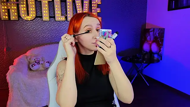 Snapshot of AliceBYKiss chatting on January 22, 6:20 am AliceBYKiss online show from January 22, 6:20 am