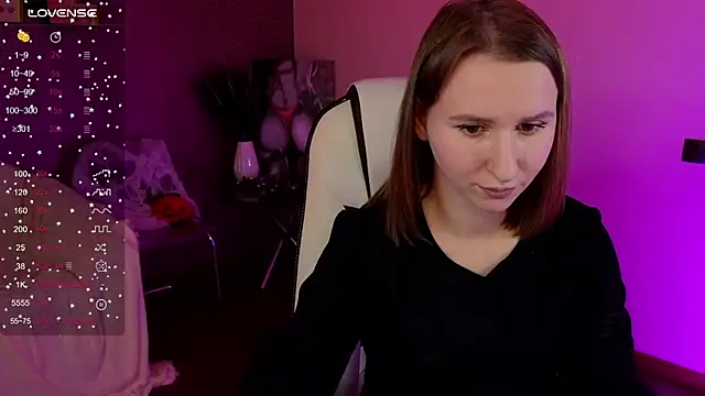 Snapshot of AliceBYKiss chatting on November 8, 6:40 pm AliceBYKiss online show from November 8, 6:40 pm