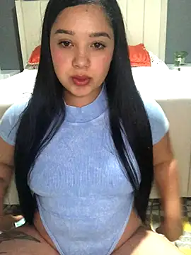 Snapshot of Julieta_333 chatting on September 13, 12:32 am Julieta 333 online show from September 13, 12:32 am