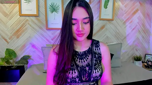 Snapshot of AniiRose chatting on January 7, 12:55 am AniiRose online show from January 7, 12:55 am