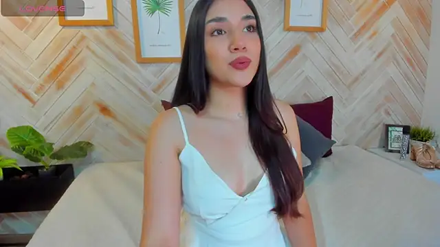 Snapshot of AniiRose chatting on January 29, 1:27 am AniiRose online show from January 29, 1:27 am