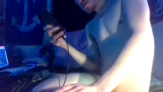 Snapshot of ATwinkie chatting on February 19, 8:33 am ATwinkie online show from February 19, 8:33 am