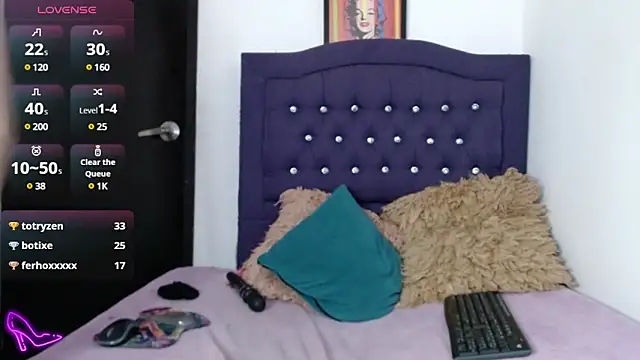 Snapshot of MARYQUANT chatting on February 7, 6:45 am MARYQUANT online show from February 7, 6:45 am