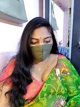 Snapshot of RomeoJuliet345 chatting on February 5, 12:10 pm RomeoJuliet345 online show from February 5, 12:10 pm