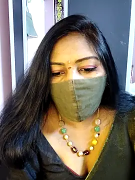 Snapshot of RomeoJuliet345 chatting on February 7, 8:07 am RomeoJuliet345 online show from February 7, 8:07 am