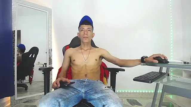 Snapshot of Favel_Gomez7 chatting on January 14, 12:45 pm Favel Gomez7 online show from January 14, 12:45 pm