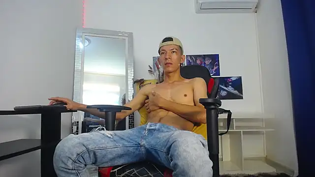 Snapshot of Favel_Gomez7 chatting on March 22, 10:59 pm Favel Gomez7 online show from March 22, 10:59 pm