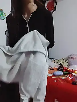 Queenjenn   online show from June 30, 11:50 pm