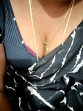 Snapshot of Telugu-mirchi chatting on February 17, 6:03 pm Telugu-mirchi online show from February 17, 6:03 pm