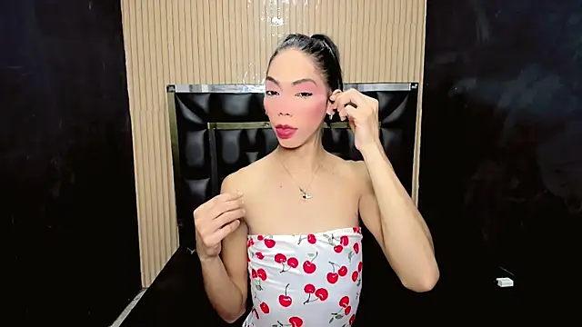 Snapshot of Luna_and_valery chatting on April 17, 7:39 pm Luna and valery online show from April 17, 7:39 pm