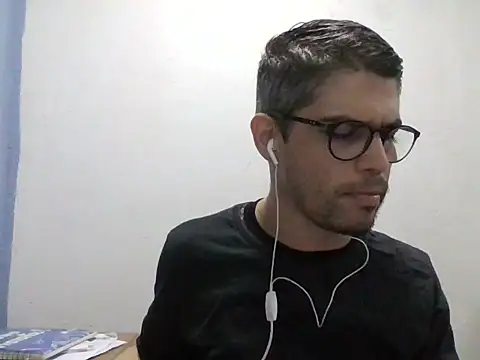 Snapshot of DiGabriel chatting on May 11, 5:46 am DiGabriel online show from May 11, 5:46 am