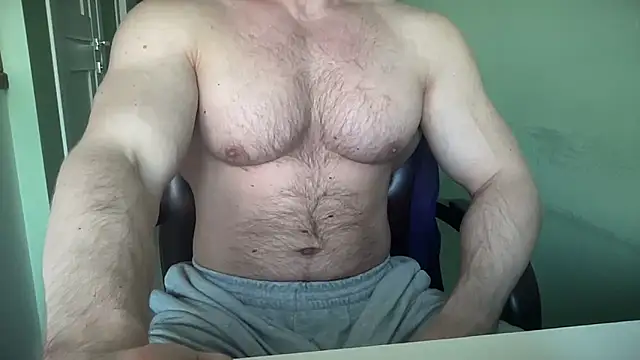 Snapshot of Mrbiceps23 chatting on March 12, 9:48 am Mrbiceps23 online show from March 12, 9:48 am