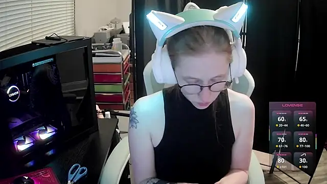 LilyFoxxx online show from June 7, 5:11 am