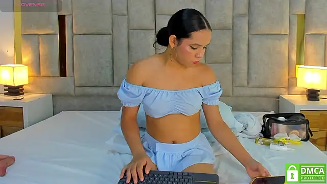 valtira nova online show from March 9, 8:02 pm