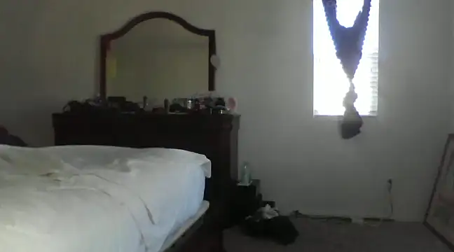 Snapshot of 2Fly4Guy chatting on December 17, 10:11 pm 2Fly4Guy online show from December 17, 10:11 pm