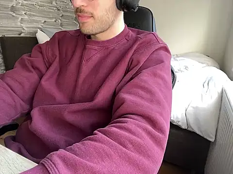 Snapshot of taallguyy_196 chatting on March 16, 2:55 pm taallguyy 196 online show from March 16, 2:55 pm