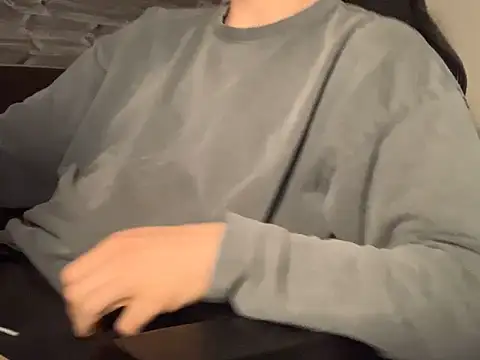 Snapshot of taallguyy_196 chatting on March 20, 8:40 pm taallguyy 196 online show from March 20, 8:40 pm