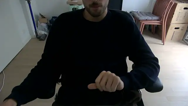 Snapshot of taallguyy_196 chatting on May 16, 5:23 pm taallguyy 196 online show from May 16, 5:23 pm