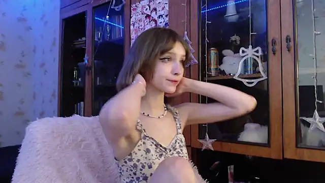 Snapshot of cloudgirrl chatting on January 17, 9:06 pm cloudgirrl online show from January 17, 9:06 pm