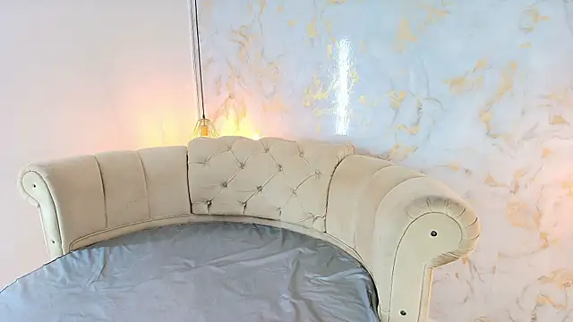 khloeblake online show from March 27, 9:42 am