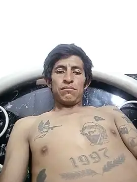 Snapshot of carloshot31 chatting on July 22, 7:33 am carloshot31 online show from July 22, 7:33 am