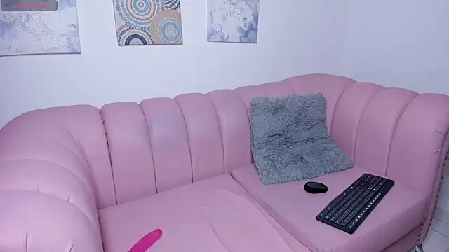 Aaliyah Salma online show from December 12, 10:52 pm