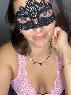 Snapshot of LeMagique- chatting on September 28, 8:47 pm LeMagique- online show from September 28, 8:47 pm