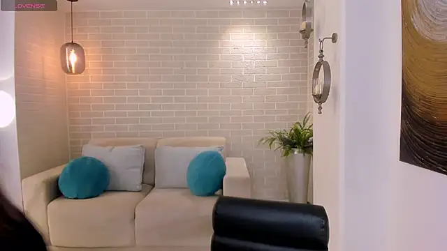 AlinaKravitz online show from April 17, 8:01 pm