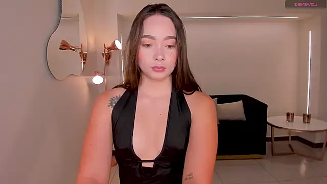 Snapshot of AlinaKravitz chatting on May 3, 4:24 pm AlinaKravitz online show from May 3, 4:24 pm