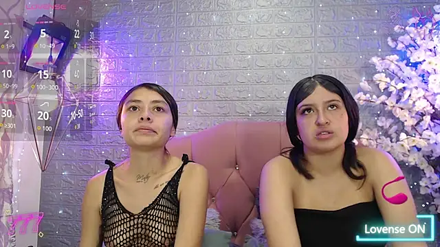 Snapshot of _lesbi_hard_69 chatting on June 18, 2:45 am lesbi hard 69 online show from June 18, 2:45 am