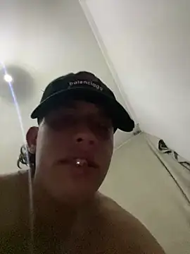 breiderxexiboys online show from December 16, 4:34 am