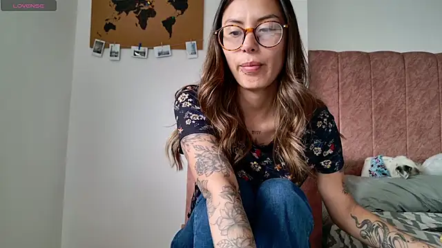 Emmy petit online show from April 8, 6:08 pm