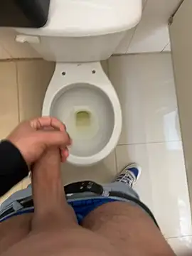 Snapshot of mylovetr1 chatting on February 4, 8:49 pm mylovetr1 online show from February 4, 8:49 pm