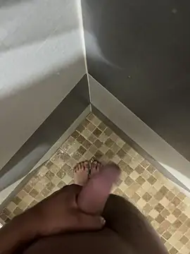 Snapshot of mylovetr1 chatting on March 11, 6:10 am mylovetr1 online show from March 11, 6:10 am