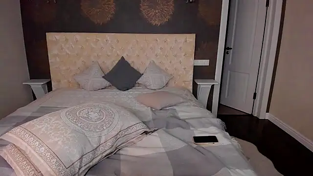 AllisonWilliams online show from December 13, 9:20 pm