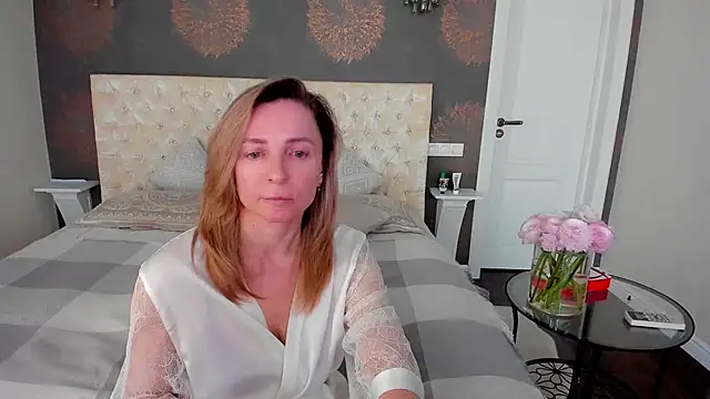 AllisonWilliams online show from April 17, 4:32 pm