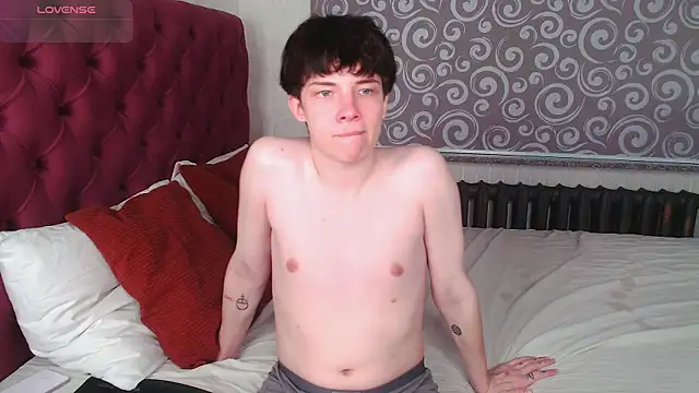 iwillfall online show from April 2, 11:57 pm