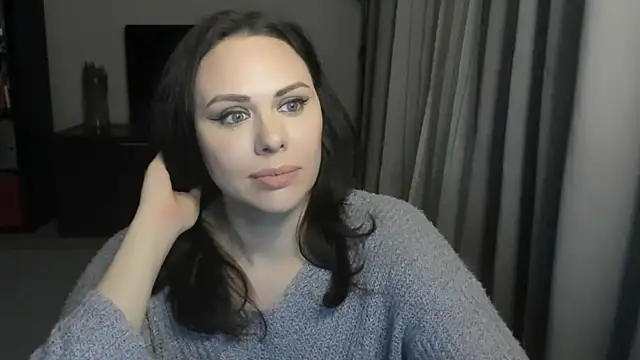 MollyCheiz online show from December 18, 4:46 pm