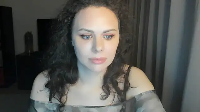 Snapshot of MollyCheiz chatting on June 28, 10:49 pm MollyCheiz online show from June 28, 10:49 pm