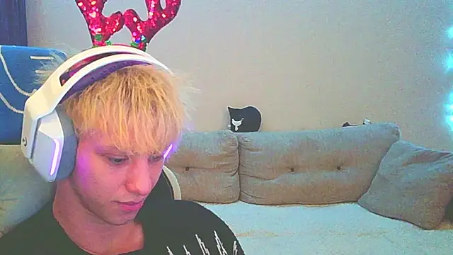 Ostin meow online show from December 13, 1:12 pm