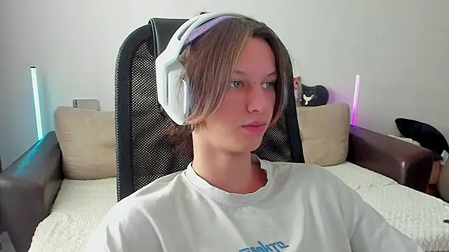 Ostin meow online show from February 3, 9:47 am