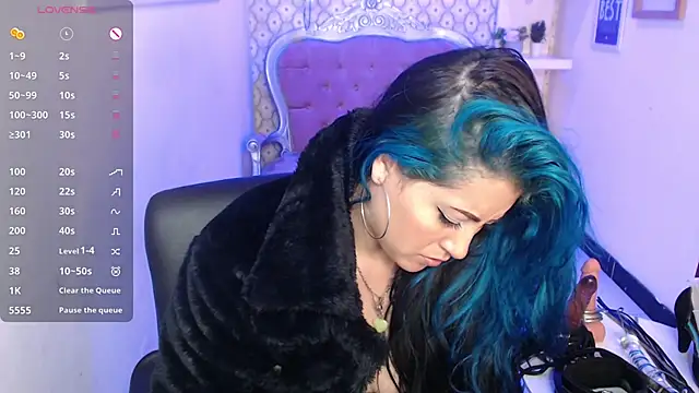 scarleth blue online show from February 11, 6:40 am