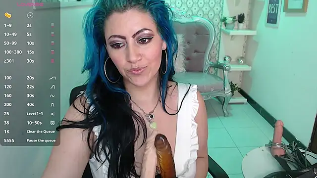 scarleth blue online show from February 12, 9:10 am